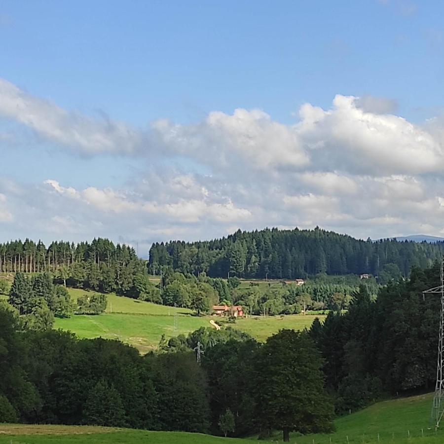 Gite La Roche Bertignat Buitenkant foto