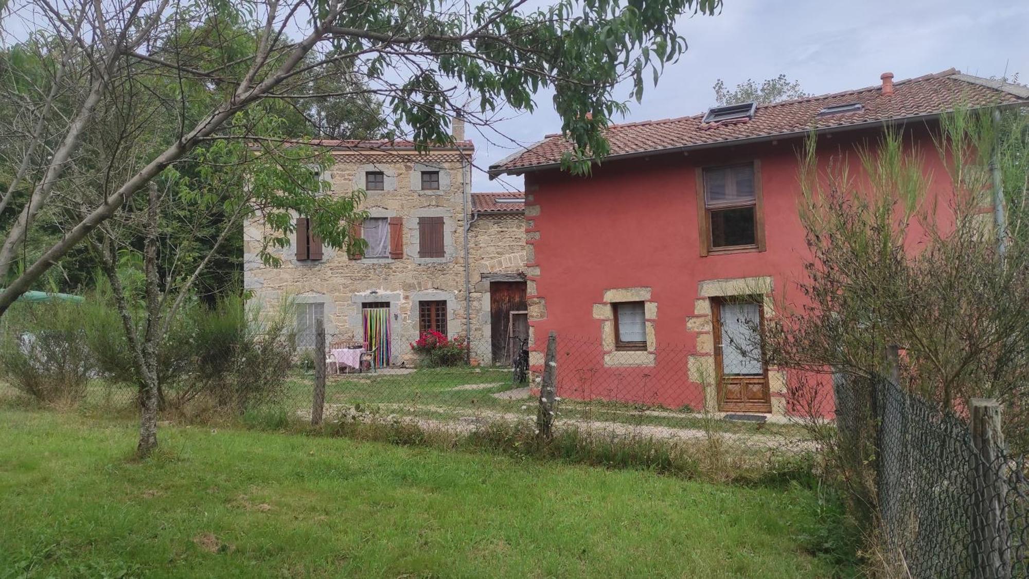 Gite La Roche Bertignat Buitenkant foto